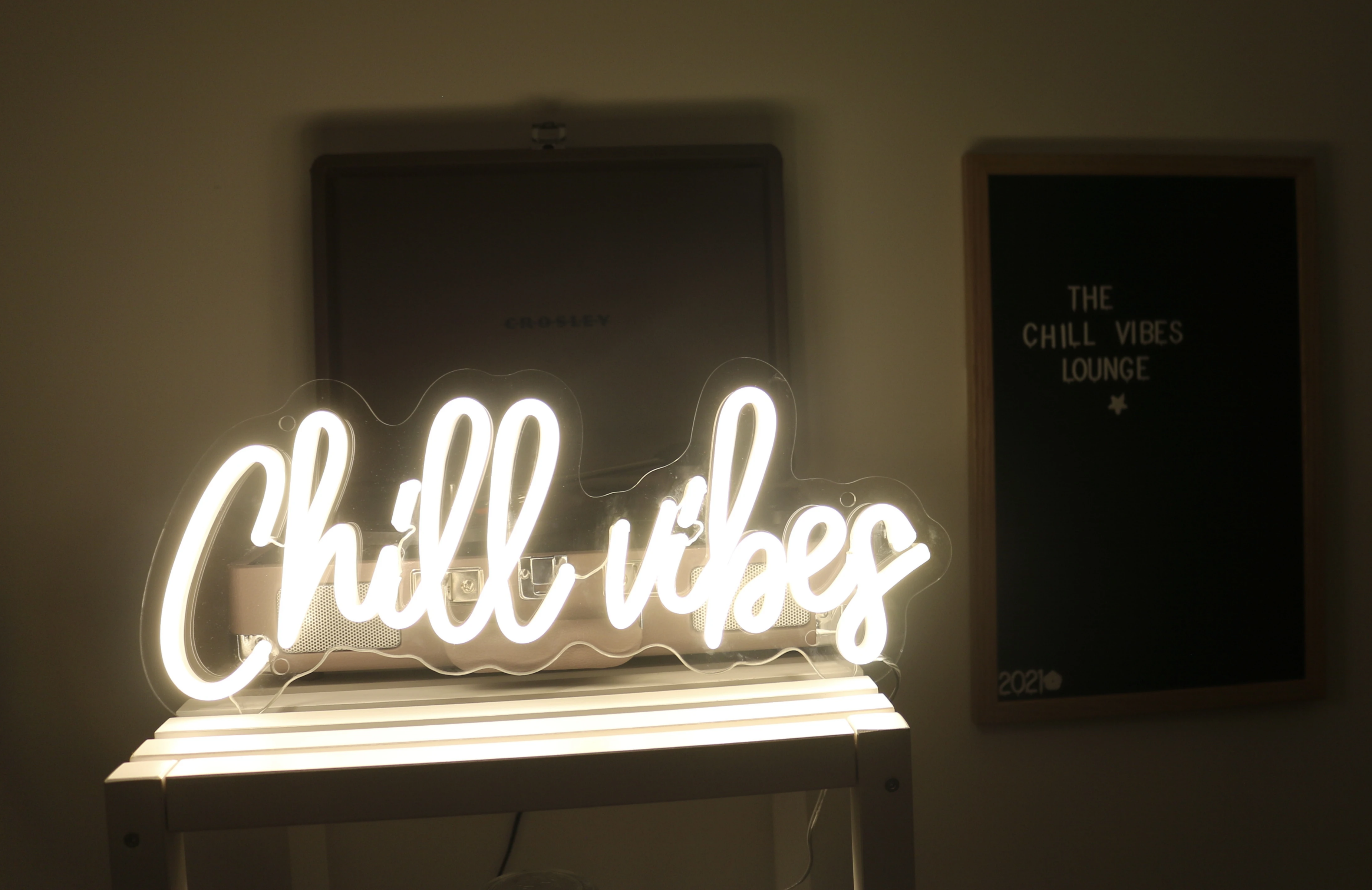Massage Sociologi komplet Chill Vibes Neon Sign – The Chill Vibes Lounge